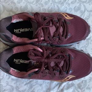 size 9 women’s trail shoe